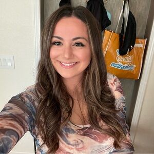 Meet your Posher, Sabrina